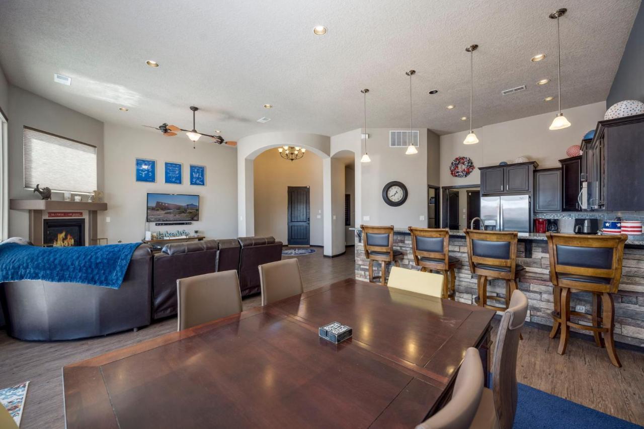 Turtleback Oasis - Minutes To Lake, Hot Springs, Golf - Luxurious, Spacious And Equipped Elephant Butte Bagian luar foto