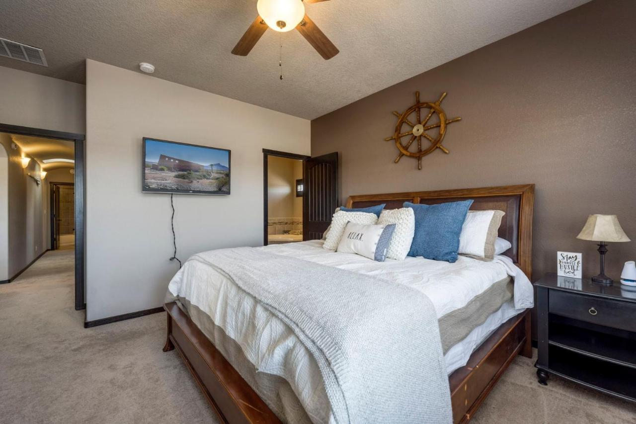 Turtleback Oasis - Minutes To Lake, Hot Springs, Golf - Luxurious, Spacious And Equipped Elephant Butte Bagian luar foto